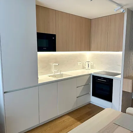 Vydrica Old Town Апартаменти *